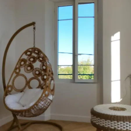 Superbe 4 Pieces Dans De Charme Renovee Proche Plages Et Centre D'antibes, Cote D'azur Антіб