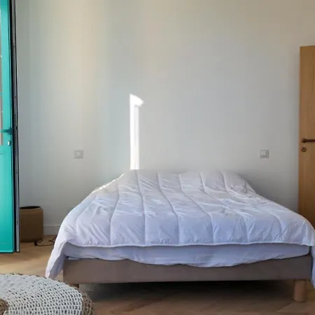 Appartement Superbe 4 Pieces Dans De Charme Renovee Proche Plages Et Centre D'antibes, Cote D'azur