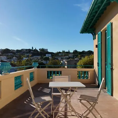 Superbe 4 Pieces Dans De Charme Renovee Proche Plages Et Centre D'antibes, Cote D'azur * Антіб