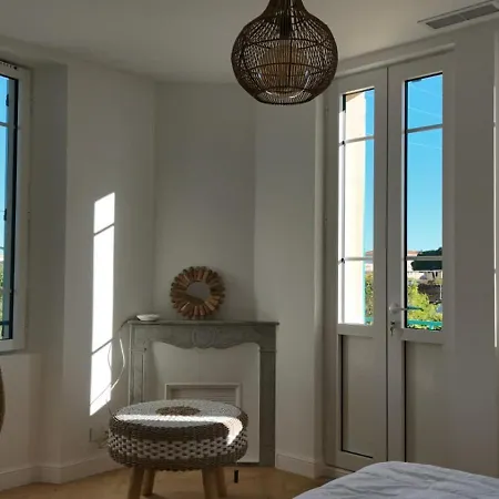 Апартаменти Superbe 4 Pieces Dans De Charme Renovee Proche Plages Et Centre D'antibes, Cote D'azur