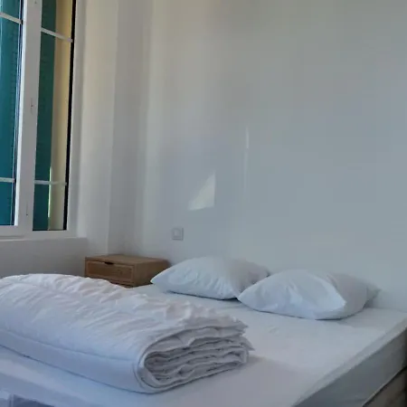 Superbe 4 Pieces Dans De Charme Renovee Proche Plages Et Centre D'antibes, Cote D'azur * Антіб