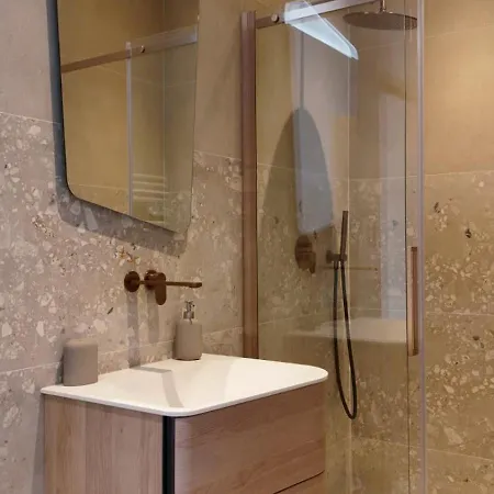 Superbe 4 Pieces Dans De Charme Renovee Proche Plages Et Centre D'antibes, Cote D'azur Appartement Antibes